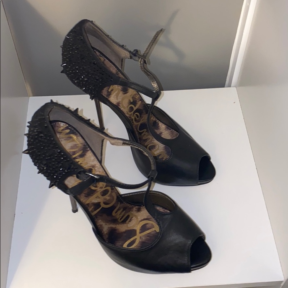 Shoes - Picture 6 of 6